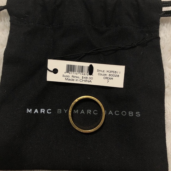 MARC BY MARC JACOBS CREAM RING - Picture 2 of 10